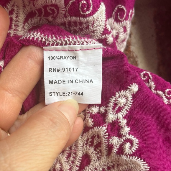 Solitaire Tunic Top Small Floral Embroidered Scallop Trim Pullover Boho Blouse - Picture 5 of 6